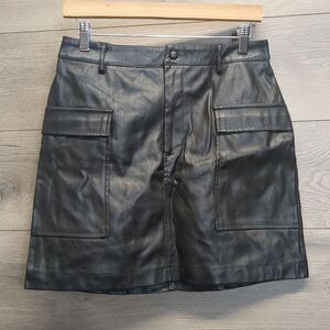 JustFab Faux Leather Black Skirt with pockets Women's Size Medium